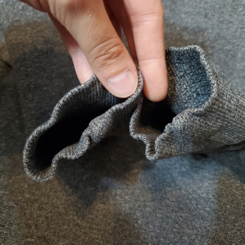Lululemon long sleeves pullover hoodie. Dark heathered grey. Size 4. Oversized. - Picture 7 of 10